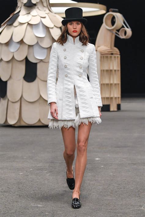 chanel coeur|Chanel haute couture shows.